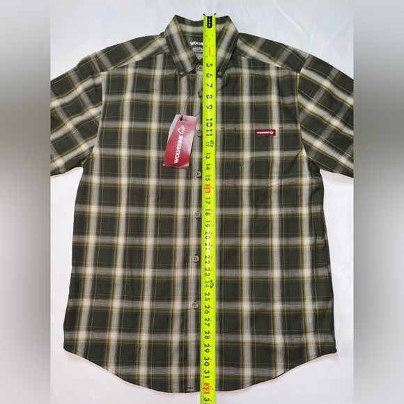 Wolverine NWT Men’s Size M Dark Olive Green Plaid Mortar Short Sleeve Shirt - Picture 2 of 7
